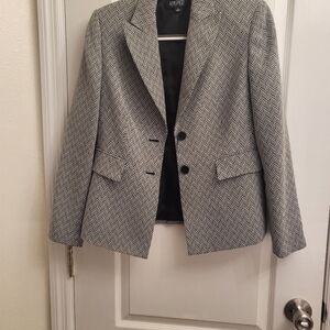 Kasper Women's Black and White Patterned Blazer Pre-own